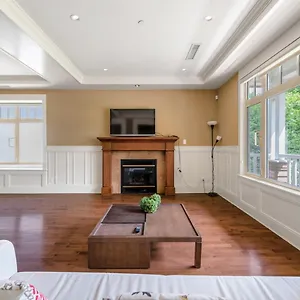 Guest house Luxurious Dream House, Vancouver