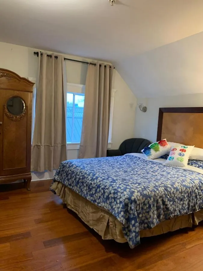 بيت ضيافة Vancouver West Guesthouse كندا